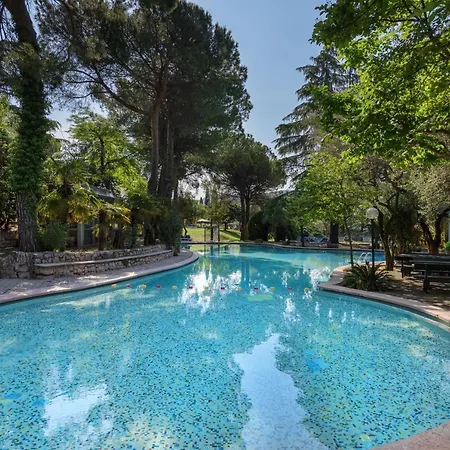 Ξενοδοχείο με διαμερίσματα Parco Del 3*